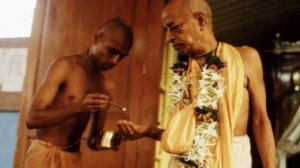 Лекция Шрилы Прабхупады 26.11.1974, Бомбей. ШБ 3.25.26. Ничего не происходит само.