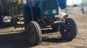 Приключения Синий_Трактор разгружает телегу