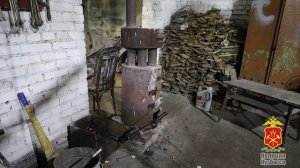 В Кемерове полицейские спасли мужчину, который в свой день рождения едва не задохнулся в гараже