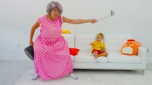 Крис и Детские истории о супергероях и волшебных костюмах