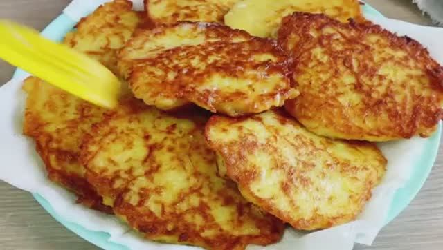 Приготовили и сразу съели ДРАНИКИ теперь с сочным куриным филе. Готовьте побольше - вкусно