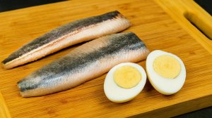 Я влюбился в этот салат! Вкусный салат с селедкой и яйцом. Быстро и невероятно вкусно! (360p)