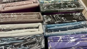 В Светофоре классные завалы посуды! Много новинок для кухни. Красивые тарелки, кружки, кастрюли.