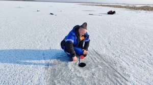 Щука на жерлицы. Первый лёд сезон 2025-2026.
