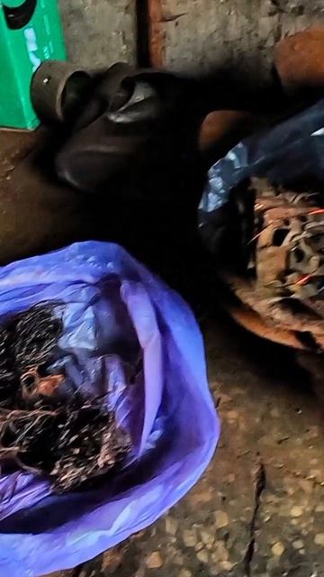 Отпилить и вытащить!