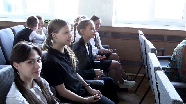 Светловские школьники показали "Один день из жизни..."