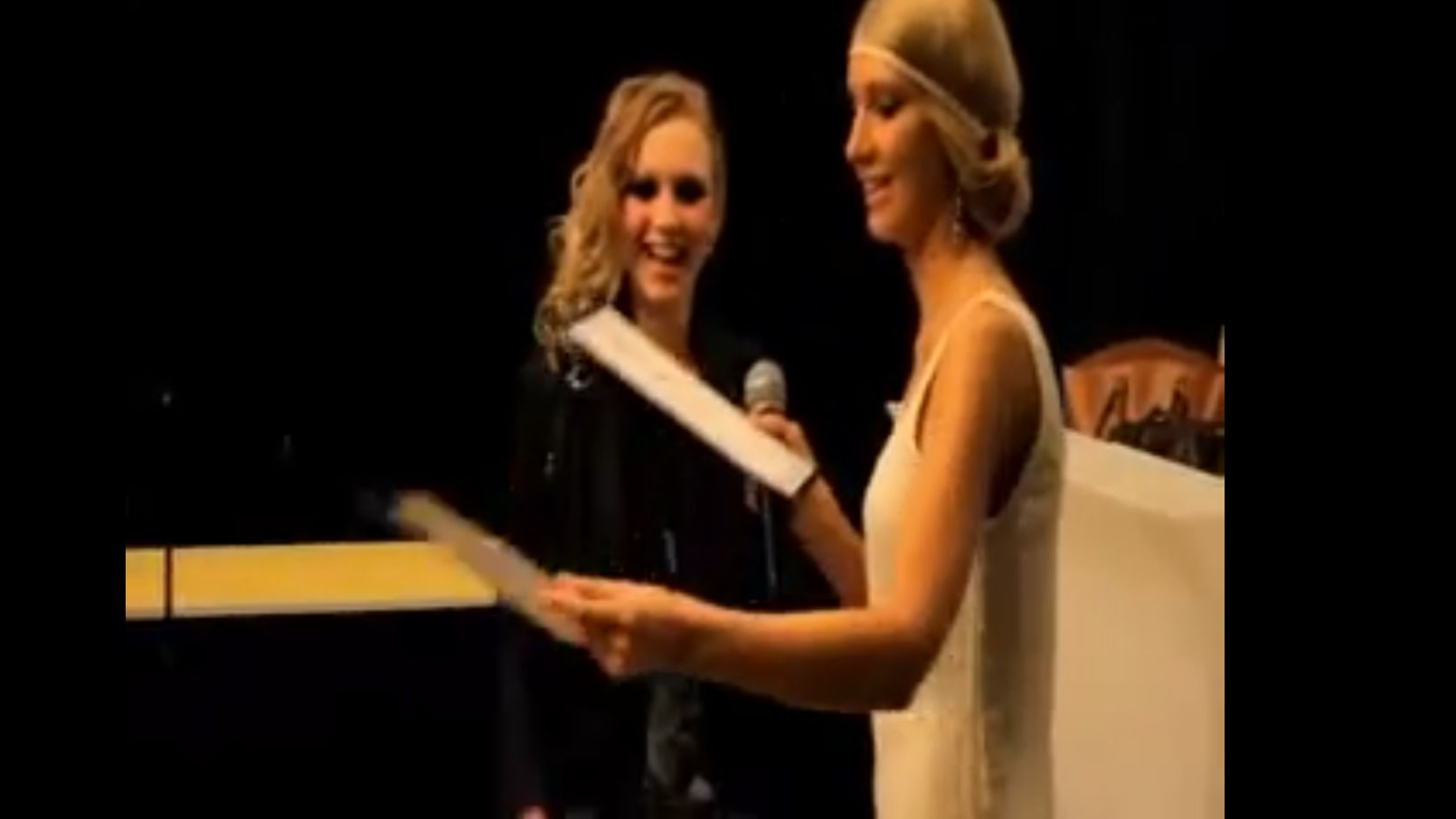 Отзывы о Модельной школе Анны Айс: ученики, вручение сертификатов, старшая группа.