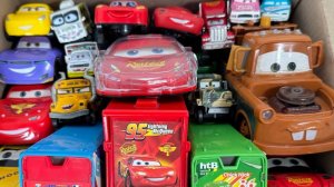 Машинки летают и прыгают! Развивающие мультики Машины помощники. Мультфильмы про машинки