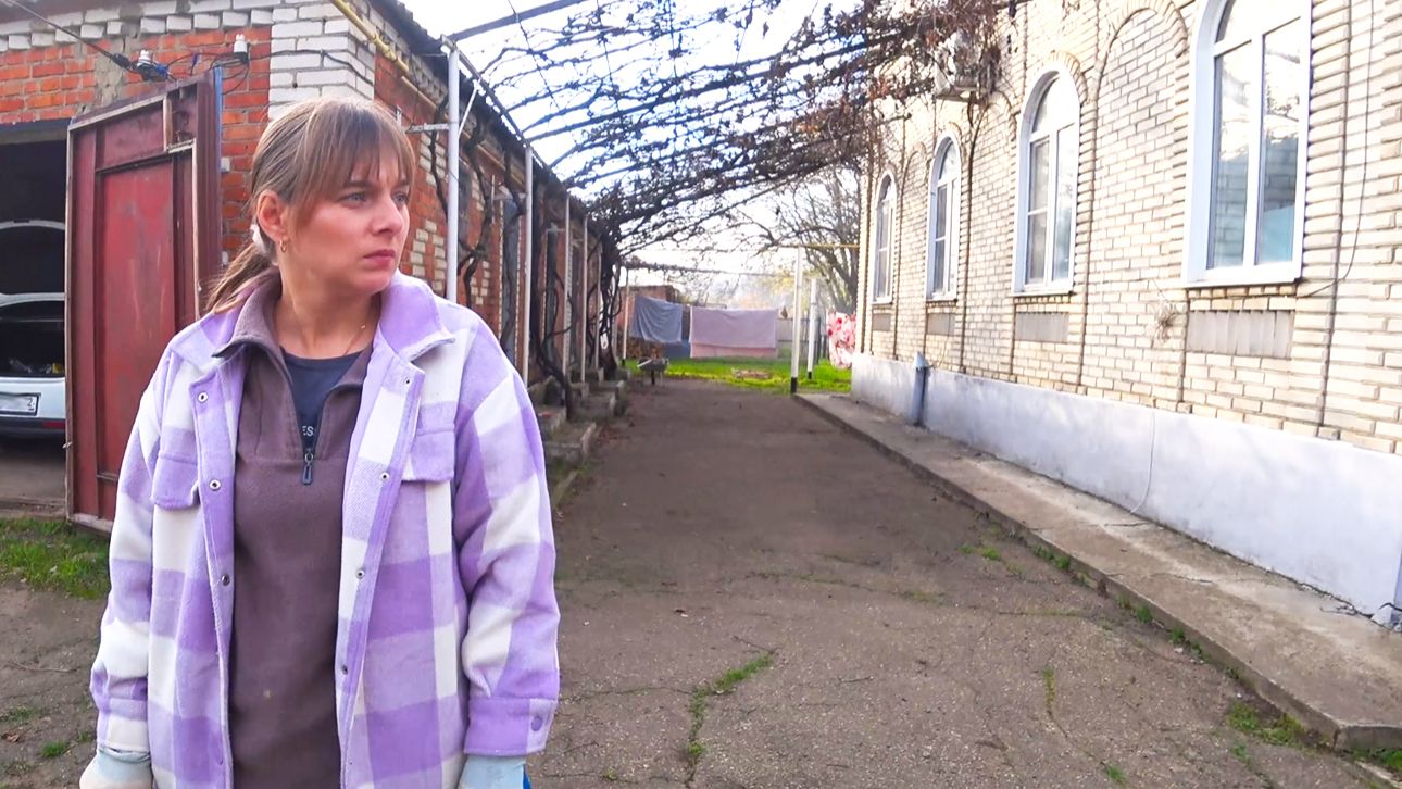 РЫНОК В КРОПОТКИНЕ, ЗАКУПКА САЖЕНЦЕВ И ЦВЕТОВ. ПОСАДКА ХУРМЫ, ЧЕСНОКА И ЛУКА.872 ИЗ ГОРОДА В ДЕРЕВНЮ