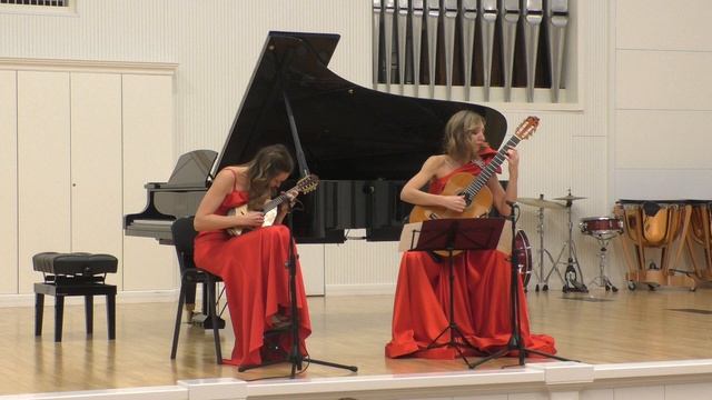 "Испанское каприччио" Исп. дуэт "Резонанс" Наталья Кравец (мандолина), Яна Повольских (гитара)