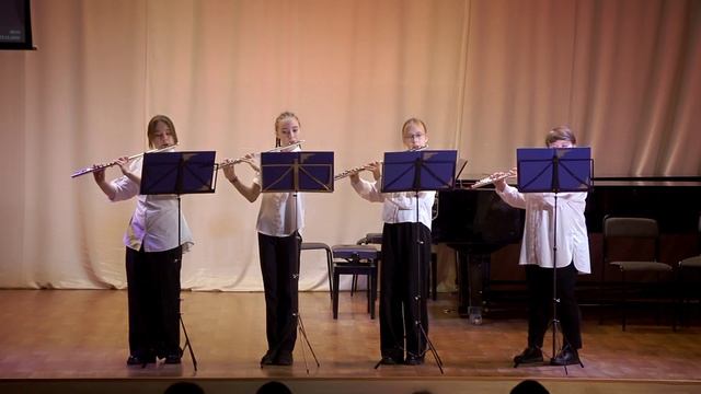 10 Ансамбль флейтистов, рук. О.А. Ушакова, конц. А.С. Зяблевцева