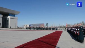 Фанфары и почётный караул: Путина торжественно встретили в Бишкеке