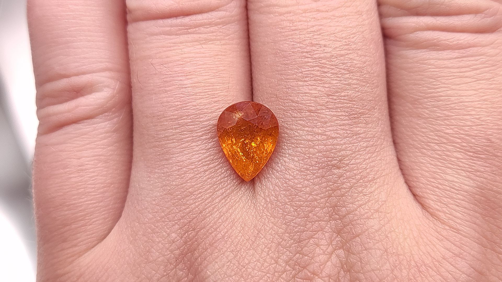 Гранат Спессартин груша 5.00 ct. Намибия + гемм. заключение