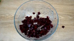Простые, но очень вкусные салаты из свеклы без майонеза. Хоть на праздник, хоть на каждый день!