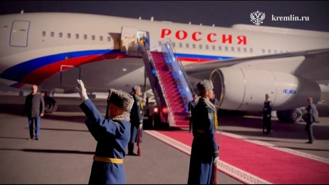 Президентский борт ожидает Владимира Путина для отбытия в Москву