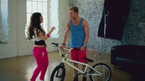 Влад Соколовский и Паулина Анисько - Гонки (официальный клип)