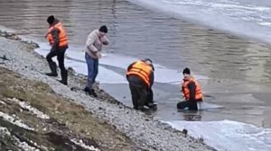 В Академическом на пруду спасли 10-летнего мальчика, провалившегося под лед