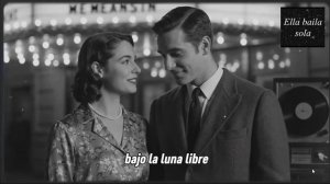 Она танцует одна