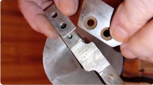 Угол наклона ножей шнекового ледобура для улучшения работы в оттепель и морозную погоду