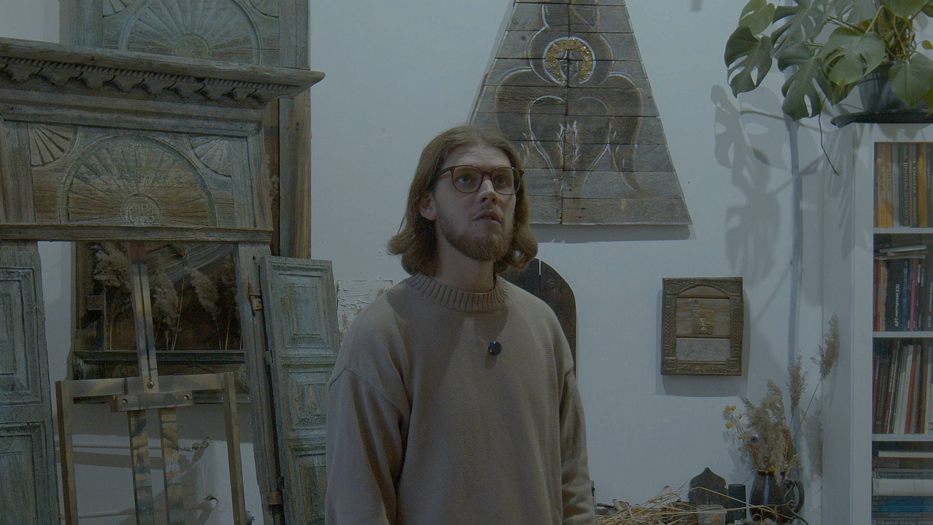 В мастерской художника Максима Дёмина