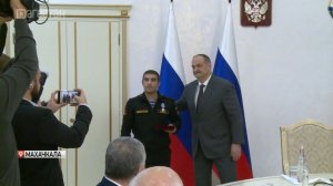 Сергей Меликов поздравил морских пехотинцев с 320-летием ВМФ