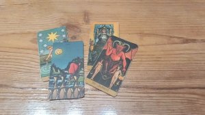 ОВЕН таро-прогноз на декабрь 2025