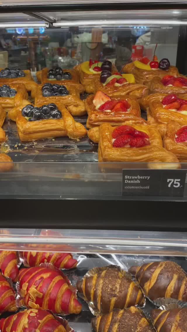 · "Я просто посмотрю!" - сказала я, проходя мимо этой выпечки. смотреть онлайн