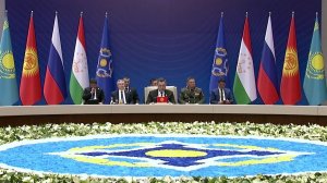 О том, как вместе реагировать на внешние вызовы, говорили участники саммита ОДКБ в Бишкеке.