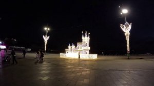 Вечерняя Ялта. Елка ставят. 27.11.2025