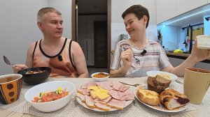 Мукбанг ко мне ПОДКАТИЛ подписчик, теперь Вован БОИТСЯ меня ПОТЕРЯТЬ! Я супер! Семейный обед России