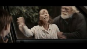 Смотреть онлайн Другой The Hole in the Ground - Второй дублированный трейлер