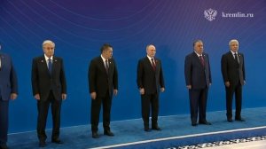 Перед началом заседания состоялось совместное фотографирование