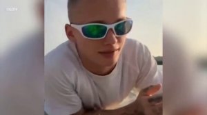 Блогер Даня Милохин работает курьером в Дубае