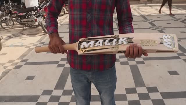 Как на фабрике изготавливают биты для крикета смотреть онлайн