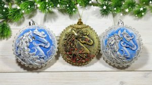 СИМВОЛ ГОДА 2026 можно сделать и так) ёлочные игрушки из лёгкого пластилина своими руками.