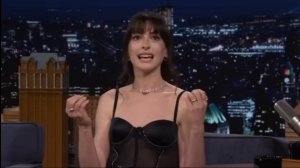 Энн Хэтэуэй забывает о"Дневниках принцессы", а Дьявол носит детали от Prada и делится своими мыслями