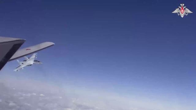 Дальние бомбардировщики Ту-22м3 ВКС России выполнили плановый полет, 27 ноября 2025 года