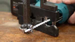 Приспособа для лобзика