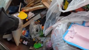 Как_я_зарабатываю_лазая_по_мусоркам_Питера_Dumpster_Diving_RUSSIA35