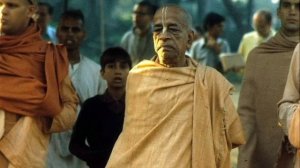 Лекция Шрилы Прабхупады 27.11.1974, Бомбей. ШБ 3.25.27. Служить Кришне или майе.