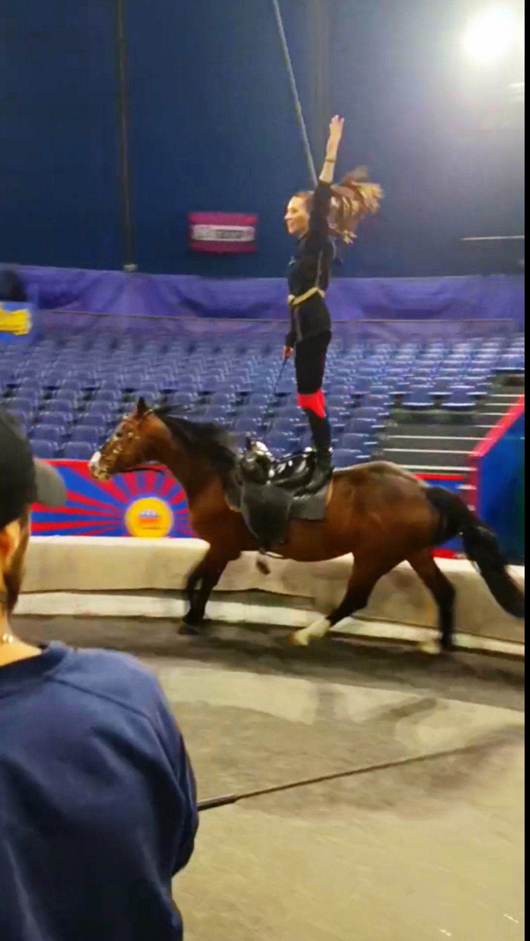 Репетиция в цирке. Учусь «стойкам на ногах». Джигитовка. Джигиты Муратовы