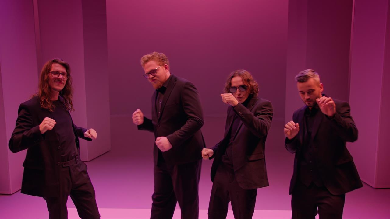 В канун Нового года на Первом канале покажут музыкальный фильм "Хозяйка Нейросети"