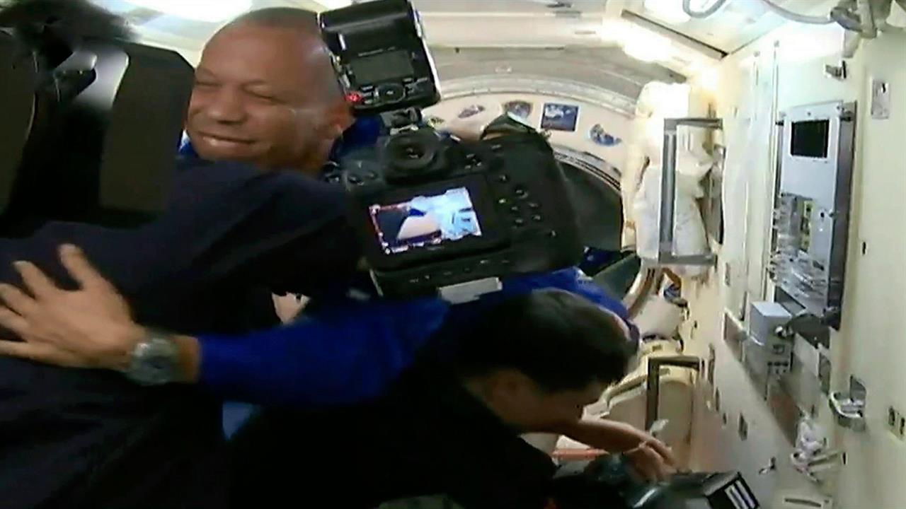 На МКС встретили новый экипаж: видео.