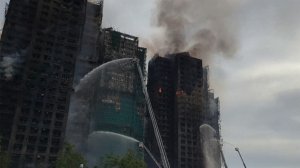 Растет число жертв пожара в Гонконге.