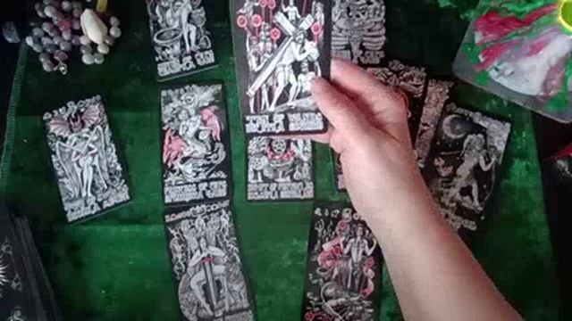 24. Расклад на отношения.