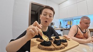 ТРАНЖИРИМ ДЕНЬГИ НАПОСЛЕДОК! Вован показал свою МЕЧТУ! ШИКУЕМ, едим ЧЁРНУЮ икру ложками с кофе! Влог