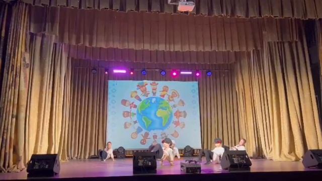 Елена Фищукова. Танец мальчиков народный.mp4 смотреть онлайн