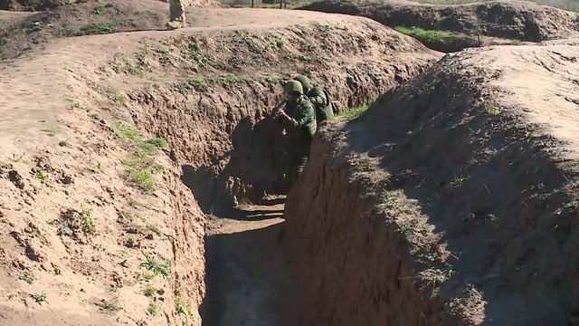 Первый учебный штурм новобранцев по контракту смотреть онлайн