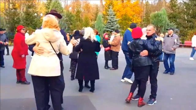 НАС ЗАКРУЖАТ ЛИСТЬЯ ЖЕЛТЫЕ 29 ОКТЯБРЯ 2023 ХАРЬКОВ ТАНЦЫ СЕГОДНЯ! смотреть онлайн