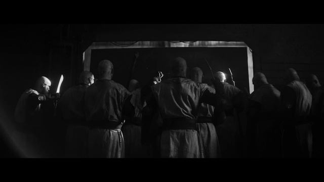 999 людей не пережили конец света а выжившие прячутся от монстр...